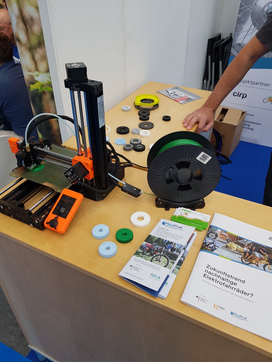 CirpGmbh's tweet photo. @CirpGmbh will seinen Beitrag zur #Kreislaufwirtschaft in der E-Bike-Branche leisten!
Unser Team berichtet heute auch auf der @EUROBIKE_SHOW in Halle 8 am Stand l11a. Der #AddREMo-Verbund freut sich auf Euren Besuch
@BMBF_Bund @fz_juelich @Fraunhofer_IPA #3Dprinting #emobility https://t.co/sClkDnwFLS