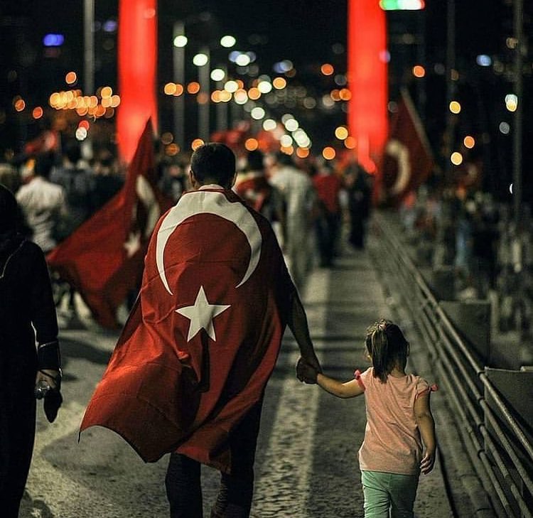 af_dergi's tweet photo. #15Temmuz 🇹🇷🇹🇷 https://t.co/8SVVmuPXgz