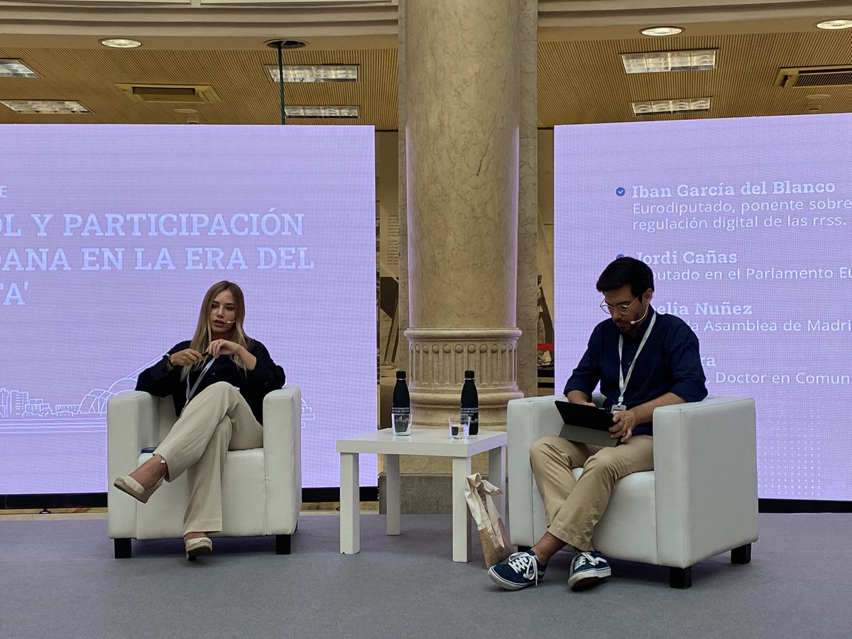 RodolfoIrago's tweet photo. Ya en marcha la segunda jornada del #acopValencia de @compolitica
Debate sobre la participación ciudadana en la era del Big Data con @jordi_canyas @noelia_n @Ibangarciadb moderados por @toniaira con la presidenta @veronicafumanal sin perder detalle. Hoy se despide https://t.co/ArxPEt3yug