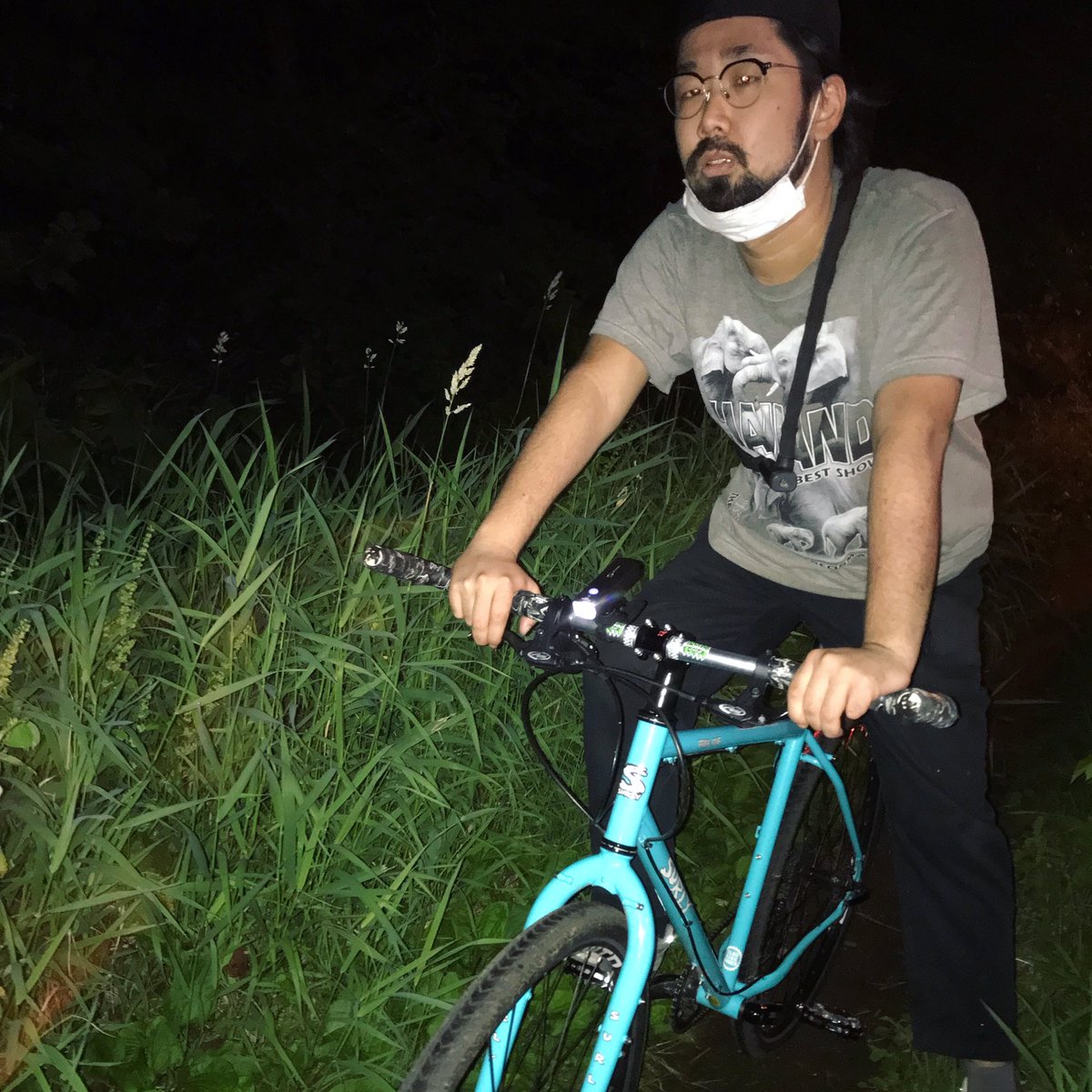fret_miz's tweet photo. アドベンチャー部の活動です。
#bikepunk https://t.co/OuBwD3qT90