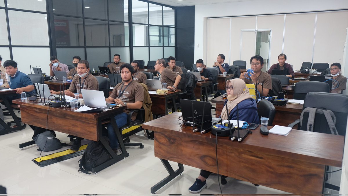 mikrotik_id's tweet photo. Suasana training MikroTik MTCWE yang diselenggarakan oleh PT. Citraweb Solusi Teknologi di #Yogyakarta 13-15 Juli 2022
Informasi lebih lanjut mengenai jadwal dan pendaftaran Pelatihan selanjutnya melalui:
https://t.co/EUDXQLKsgb
#TrainingMikroTik #MTCWE #MikroTik #Citraweb https://t.co/Jo7Pn7yCx1