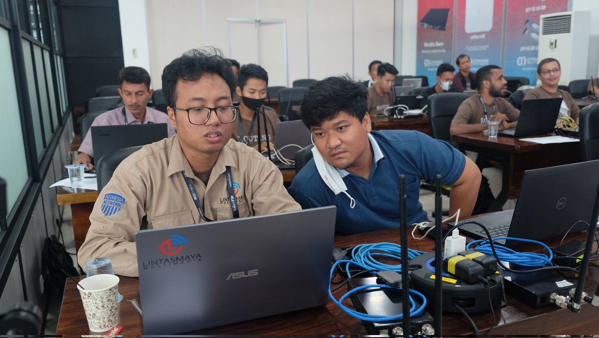 mikrotik_id's tweet photo. Suasana training MikroTik MTCWE yang diselenggarakan oleh PT. Citraweb Solusi Teknologi di #Yogyakarta 13-15 Juli 2022
Informasi lebih lanjut mengenai jadwal dan pendaftaran Pelatihan selanjutnya melalui:
https://t.co/EUDXQLKsgb
#TrainingMikroTik #MTCWE #MikroTik #Citraweb https://t.co/Jo7Pn7yCx1