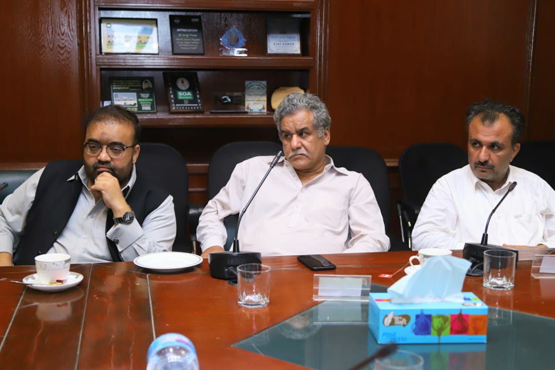 CommissionerKhi's tweet photo. Additional Commissioner-I Karachi Mr. Dadlo Zuhrani chaired a meeting regarding adherence to code of conduct during Local Government Elections 2022. Meeting was attended by Deputy Commissioners, Police, and representatives of political parties. https://t.co/iODrEqDZhL