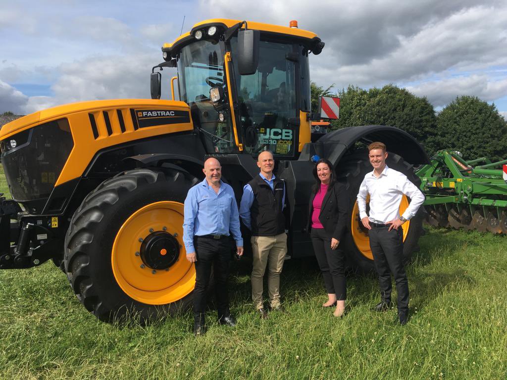 JohnDPlummer's tweet photo. 1x iCON, 3x Ozzy’s &amp; 1x Brit

We’ve had an awesome week at @JCBagriculture WHQ and unbelievably impressed with the new #JCB iCON, very excited to launch this tractor in 🇦🇺&amp; 🇳🇿 later this year! https://t.co/N8AqsMG40M