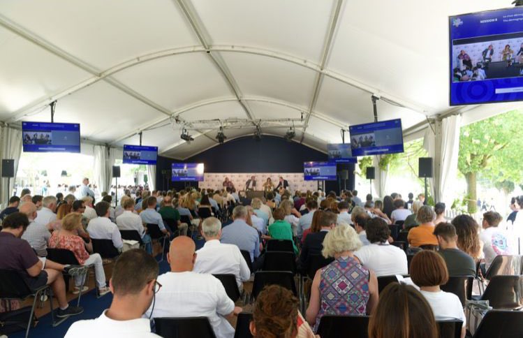 Paolo_Artini's tweet photo. Renforcer l’autonomie des réfugiés à travers leur inclusion socio-économique aide à trouver des solutions. #REAix2022 #LP1828 https://t.co/q11GR6A1RY