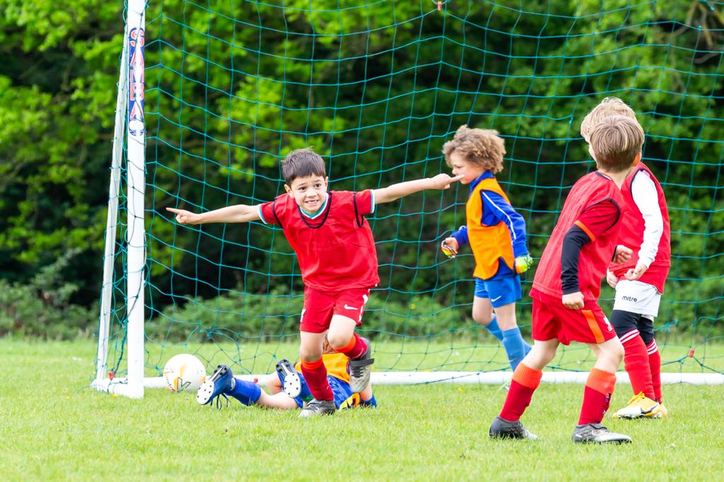 ORFC U6 Festival, joined by Horsley FC, Woking Cougars and Woking Town FC.  Children's first experience of 5v5 football.  Goals...goals....goals!
#5v5 #footballfestival #Goals #ultimatecoaching