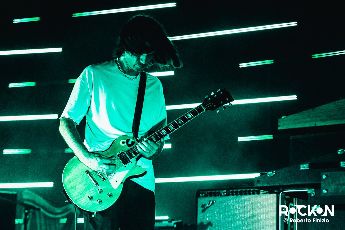 rockonitalia's tweet photo. THE SMILE + Robert Stillman: guarda le foto e scopri la scaletta del concerto di Milano #thesmile @thesmiletheband 

📸➡️ https://t.co/1CHxGB5jeB https://t.co/mDh0Bgo5Pz