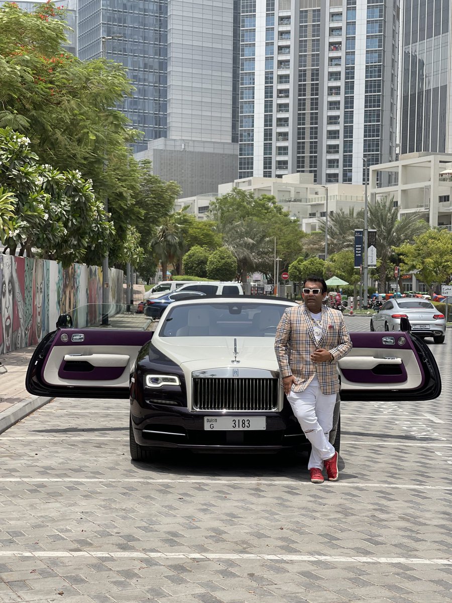sankhala_darsh's tweet image. Let&apos;s roll over &quot;ROLLS ROYCE&quot;
@rollsroycecars
@RollsRoyceIndia
#darshansankhala #enlightenedbillionaire #lifemanagement #rolbol #restoflifebestoflife