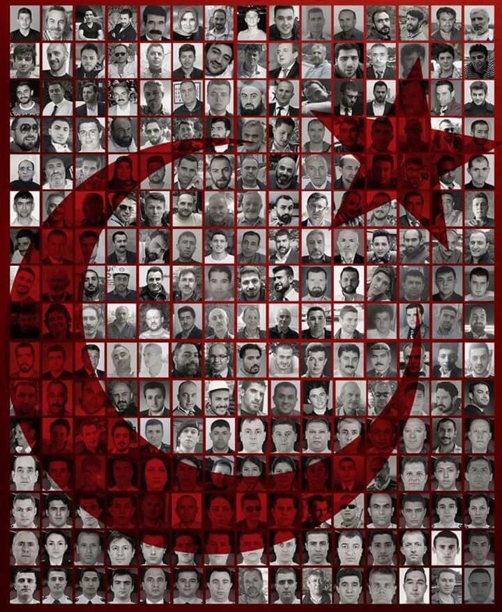 Hain darbe girişiminde Vatanı için canlarını feda eden Şehitlerimizi rahmetle anıyoruz... #15Temmuz #TurkiyeAskına