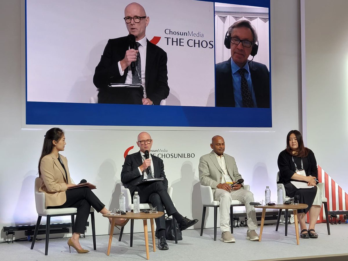 Honored to share stage and panel with Minister of Environment Han Wha-Jin and outstanding experts at the Asian Leadership Conference, discussing circular economy and deposit return systems. <a href="/TOMRAGroup/">TOMRA</a> @energiogklima <a href="/Utenriksdept/">Utenriksdepartementet</a> <a href="/UNEP/">UN Environment Programme</a> <a href="/ProfSeeram/">Seeram Ramakrishna</a> @Dom_Hogg