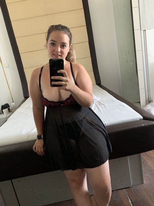 Hallo 🙋🏻&zwj;♀️ ich w&uuml;nsche euch allen einen sch&ouml;nen und stressfreien Tag 😊😘  Kiss Kimberly https://t.co<a href="/tag/teen"class="tags"><span>#teen</span></a><a href="/tag/camgirl"class="tags"><span>#camgirl</span></a><a href="/tag/bestfans"class="tags"><span>#bestfans</span></a><a href="/tag/big7"class="tags"><span>#big7</span></a><a href="/tag/mdh"class="tags"><span>#mdh</span></a><a href="/tag/besuchbar"class="tags"><span>#besuchbar</span></a>
