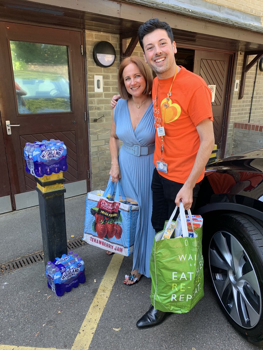 Lovely Nina Anderson from Barry Stewart &amp; Sons popped over to <a href="/SFHUK/">Saint Francis Hospice</a> with drinks and ice creams for our patients, volunteers and staff.  Thank you so much! 🧡