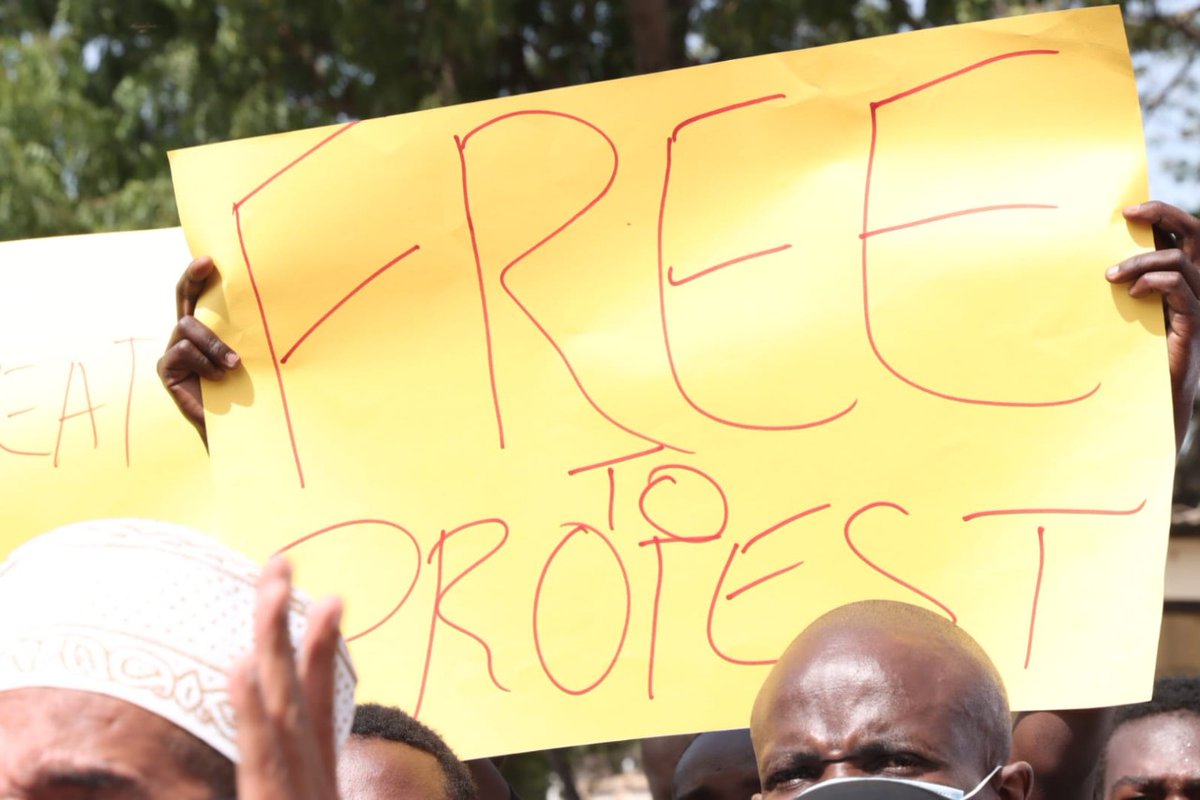 PI_AfricaHub's tweet photo. Most of the time #HRDs don't even recognize that are. They are the usual people around us; teachers, journalists, health workers, lawyers, pastors etc.
#HRDAwardKE
#StayWithDefenders https://t.co/eHkjRgvwUw