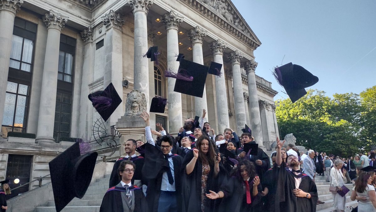 c_mottram's tweet photo. Congratulations to our @portsmouthuni @UOP_SEGG #geology graduating #Classof2022! We are so proud of you! Good luck with all your endeavours and please keep in touch. https://t.co/nX4gzi9Etz