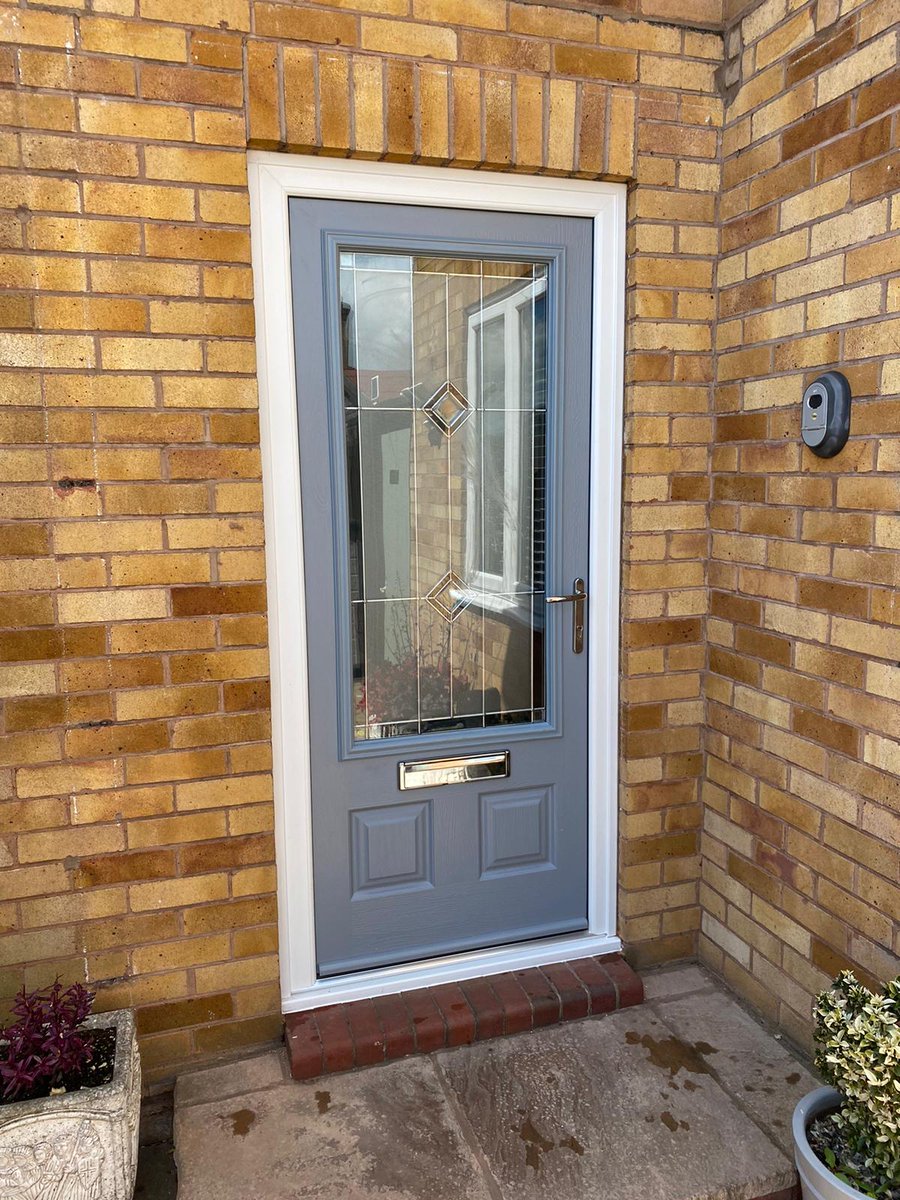 Happy Friday! The Sun is shining and we have another brilliant before and after transformation we have completed.

@EnduranceDoors  Lingmell Style door in Elephant Grey with Comete glass.