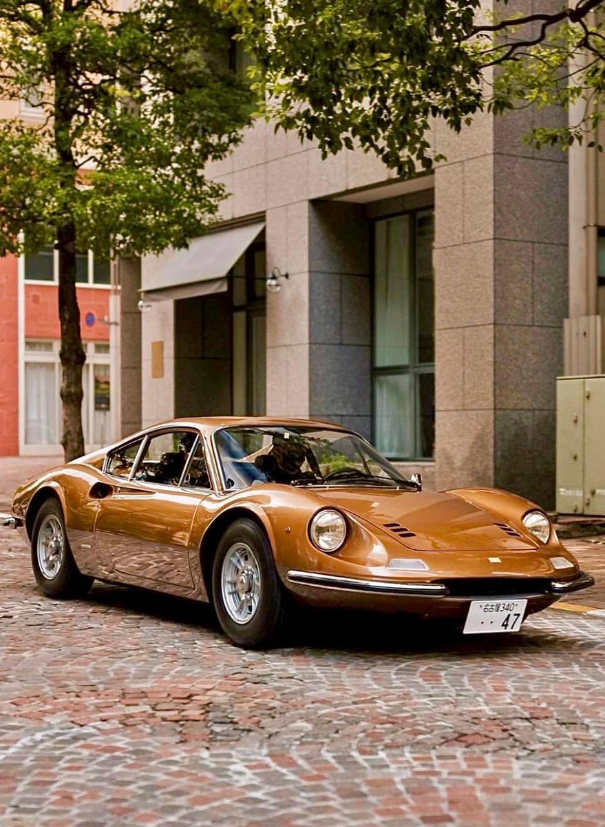 vividcloudofwat's tweet photo. #FerrariFriday https://t.co/OXdbMT9Y8u