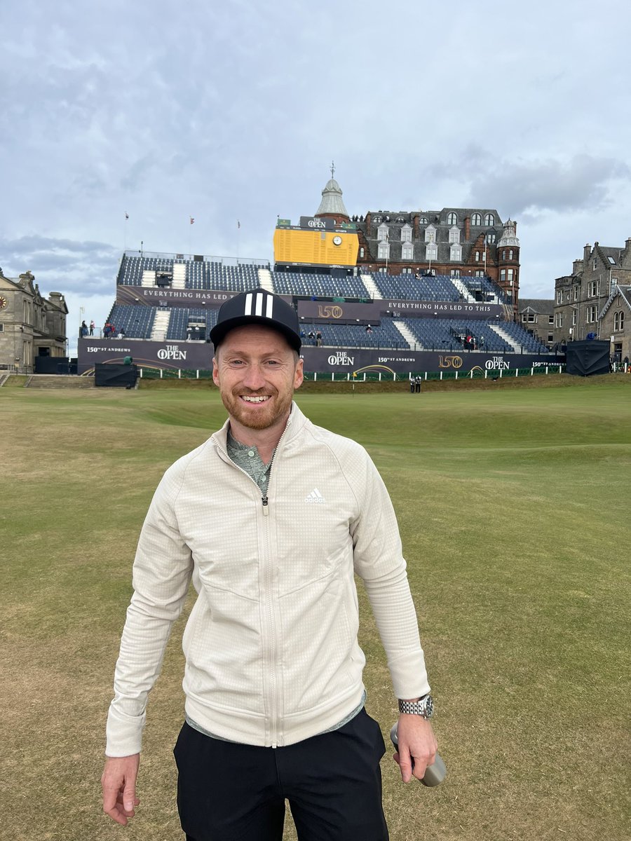 I am giving away this limited edition Old Course inspired <a href="/TaylorMadeTour/">TaylorMadeGolfEurope</a> Staff Bag!

To enter-
RT this tweet
Reply w/ which 2 x TaylorMade Golfers you think shoot the lowest 2 scores this week! 

Must be following <a href="/sebcbrown4/">Seb Carmichael-Brown</a> &amp; <a href="/TaylorMadeTour/">TaylorMadeGolfEurope</a> to enter
Rory &amp; DJ for me 😉