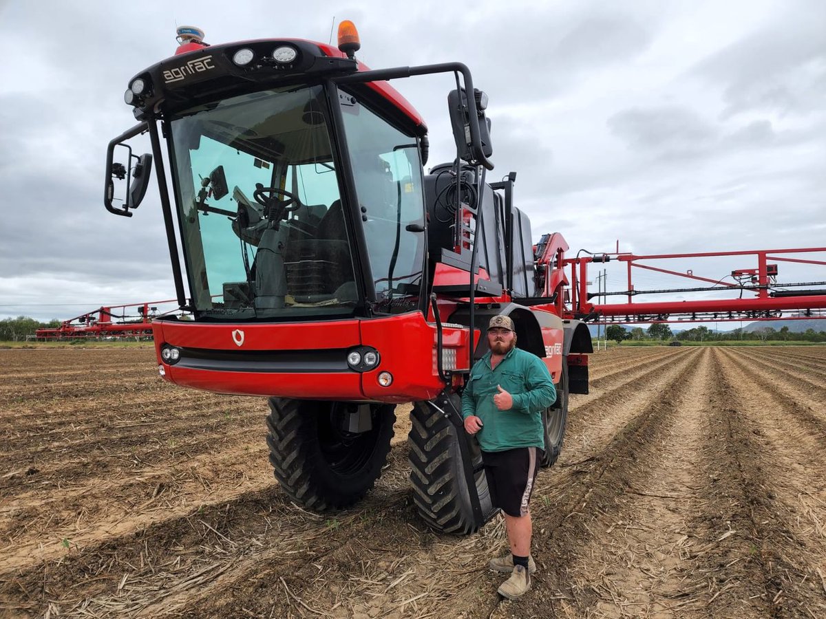 AgrifacAU's tweet photo. Trade in and trade up! This #CondorV marks the third machine the team at Rapisarda Enterprises in #Clare #QLD has had as part of our trade in program. Find a dealer and start the convo ๐ https://t.co/dnN36ZPf6p
#AgrifacAU https://t.co/wcNnl0zhC3