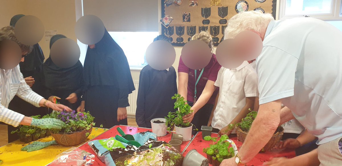 ikhlaasPrimary's tweet photo. Patients and staff from Pendleside Hospice visit school and have afternoon tea with our school councillors! They also helped to pot some plants. Thank you for coming, we loved hosting you! 🍰🧁☕️💐🌺 @PendlesideHosp https://t.co/oLkkW2ZkPO