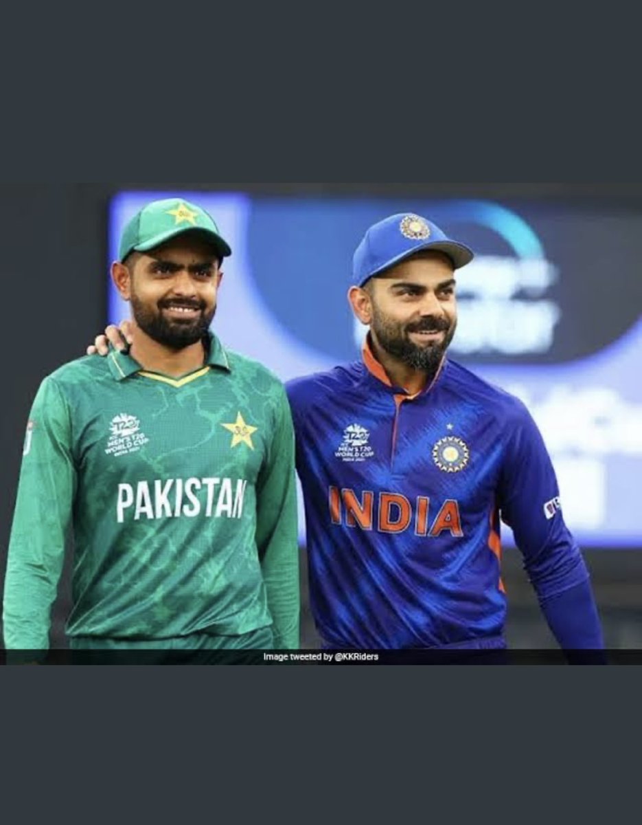 Ak02408725's tweet photo. A king supporting and fixing the other king’s crown . The ✨OGs✨ forever. #BabarAzam𓃵  #ViratKohli𓃵 https://t.co/N2Pqtq65RS