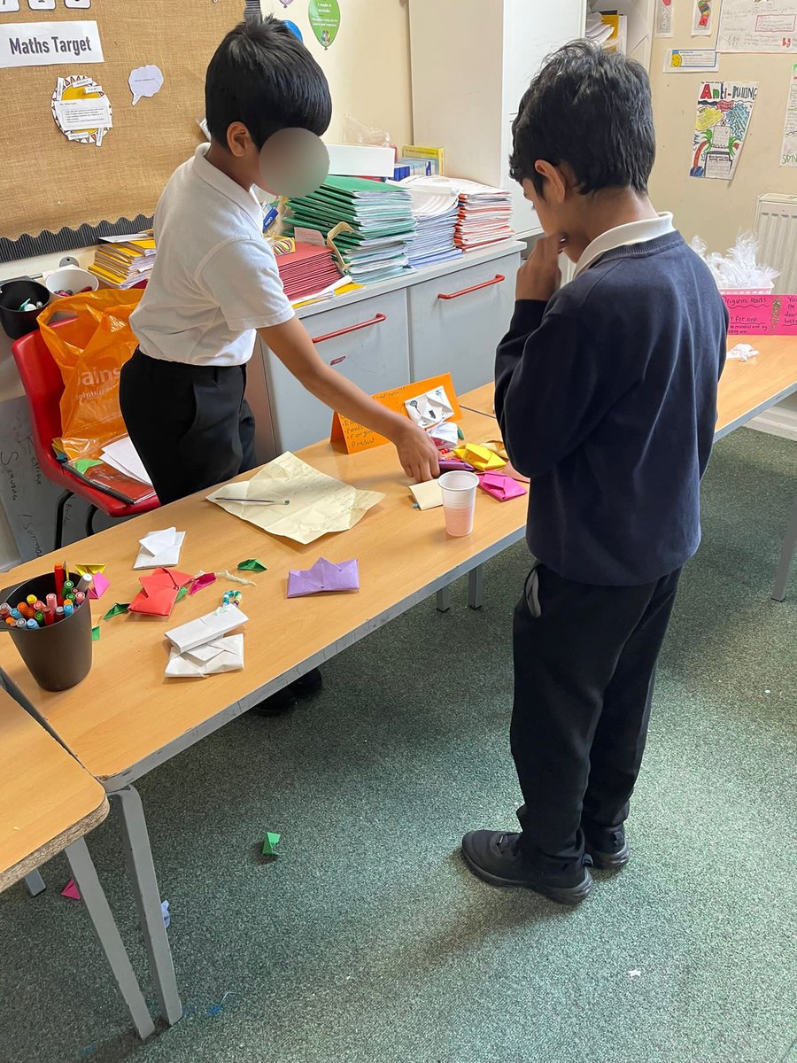 ikhlaasPrimary's tweet photo. Enterprise Day at Al-Ikhlaas! All the children enjoyed learning about budgeting, buying and selling, and then putting these skills into action! A HUGE well done to Year 6 for making the largest profit 🎉💷 #EnterpriseDay https://t.co/pafONWpHkv