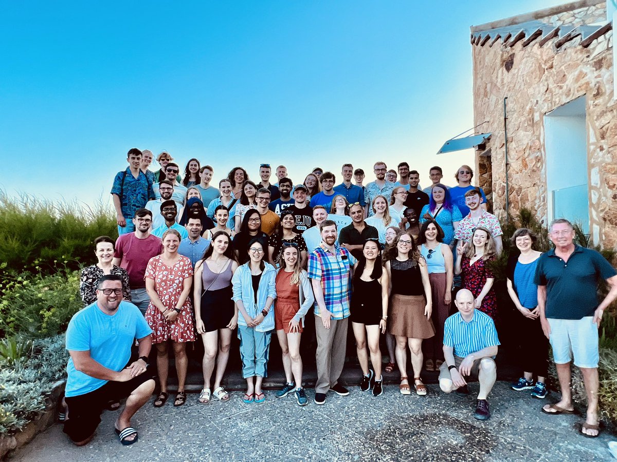After a packed poster session, finally time for the group photograph! an outstanding week for the <a href="/CDT_ACM/">CDT_ACM</a> all cohorts together to share results, knowledge and support the community. <a href="/LondonNanotech/">London Centre for Nanotechnology</a> <a href="/ImpMaterials/">Imperial Materials</a> <a href="/TCD_AML/">Trinity AML</a> <a href="/ShellyStem/">Dr Shelly Conroy</a> <a href="/lewysj/">Dr Lewys Jones (he/him)</a> <a href="/ICFuelCells/">Stephen Skinner</a> <a href="/Chrishowz/">Chris Howard</a> <a href="/kcabgnikool/">Martyn</a>