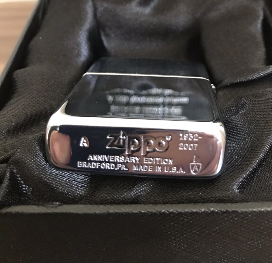 marui_craft's tweet photo. Check out 
1/500 #zippo 75th Anniversary  lighter limited swarovski 2007 Italy unused new
https://t.co/WDQBCNwPRp @eBay https://t.co/fzISht9gYm