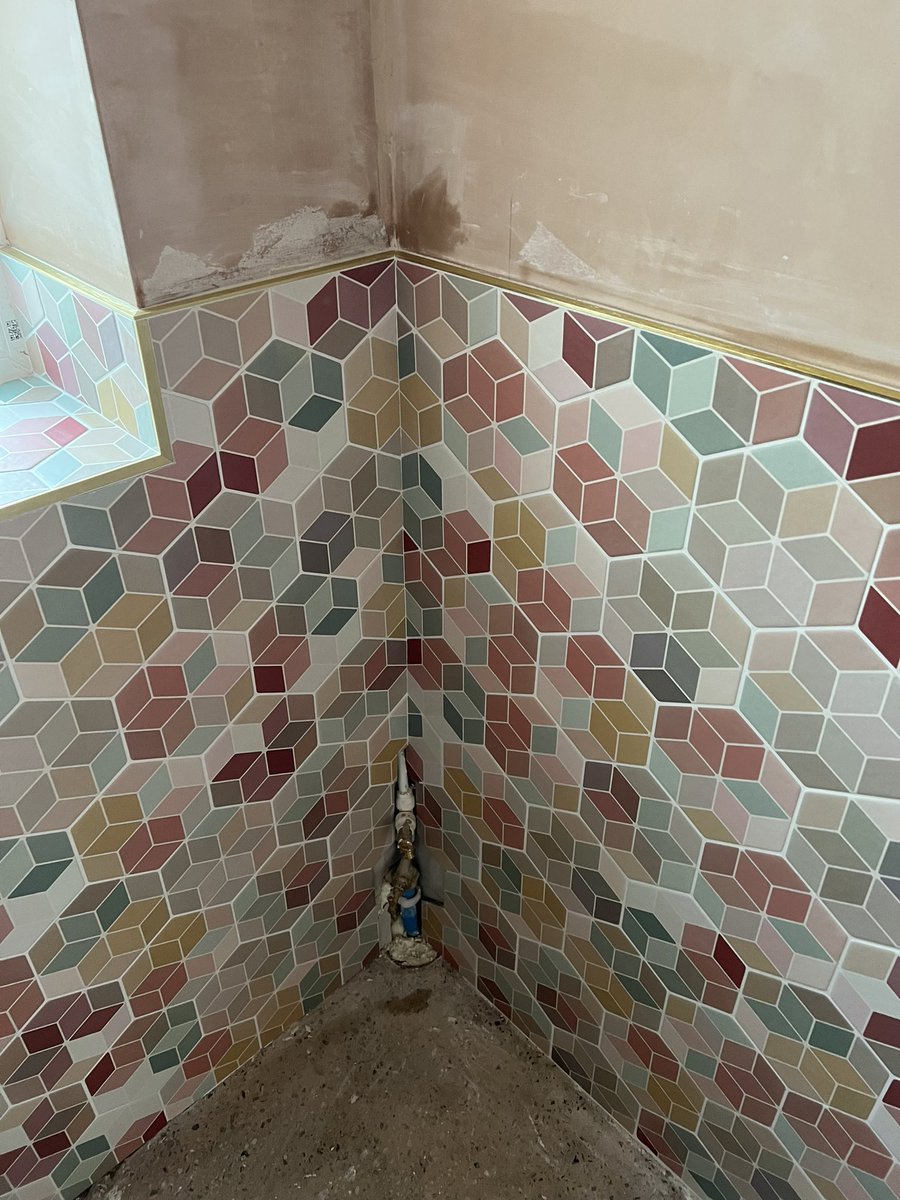 Nice little wc wrapped up ! <a href="/CTC_Tiles/">CTC Team</a> <a href="/KerakollUK/">Kerakoll UK</a> <a href="/tilemasteradhes/">Tilemaster Adhesives</a>