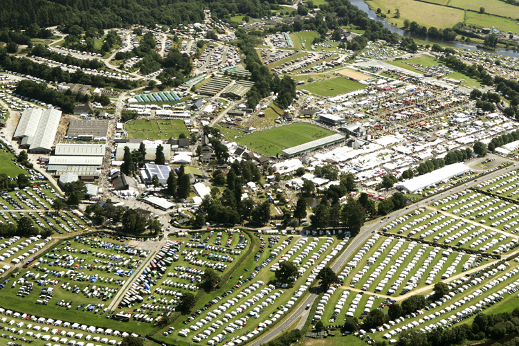 WelshCountry's tweet photo. Royal Welsh Show Hot Weather Safety Precautions
https://t.co/mZYXNsXkPx
#rwas #royalwelshagriculturalsociety #royalwelsh #royalwelshshow #hotweatherwarning #hotweather #sunny #publichealthwales https://t.co/0pGNbFqeoN
