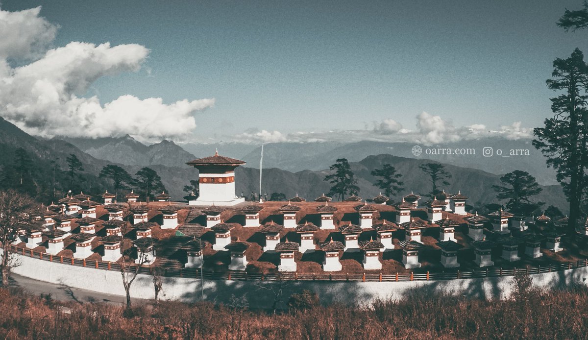 O_arra_'s tweet photo. Bhutan🇧🇹 is a beautiful country would love to visit again 😍
#bhutan
#dochulapass #dochula
#chorten #thimpu #punka https://t.co/USoYJzuAg9