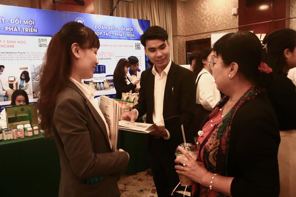 AimasterCtgroup's tweet photo. 🔥CTG GIỚI THIỆU CÁC DỰ ÁN ĐẦU TƯ VÀ AN CƯ TẠI HỘI NGHỊ CỦA HUBA
1 số hình ảnh tại gian hàng giới thiệu dự án của CTG tại HN sơ kết hoạt động 6 tháng đầu năm và phương hướng hoạt động 6 tháng cuối năm do Hiệp hội Doanh nghiệp TP.HCM chiều 14/07/2022. https://t.co/xnOVc1XKUF