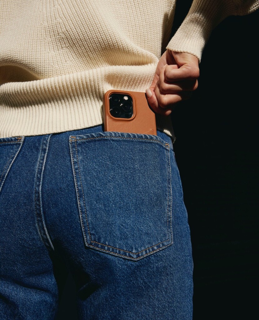 Casual friday's (or casual everyday working from home) with the iPhone 13 Pro Full leather case in Tan. instagr.am/p/CgBqp57MO6N/