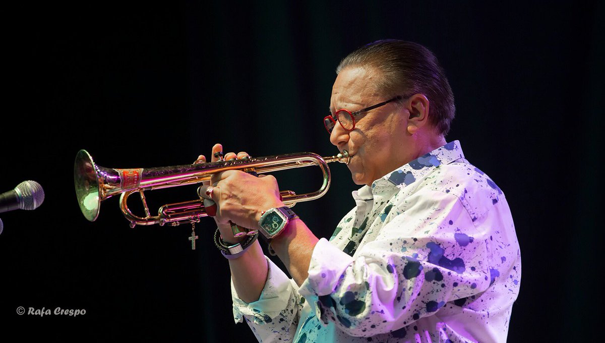 33extravios's tweet photo. Tercera jornada del XX Festival Internacional de Jazz de la Universidad de Valladolid #Universijazz en San Benito con Arturo Sandoval 10 Time Grammy Award Winner @sandovalarturo1 que deleitó al público que aplaudió a rabiar. @infoVLL @centrobuendia @UVa_es 📸Rafa Crespo. https://t.co/5XIv9vy6Nq