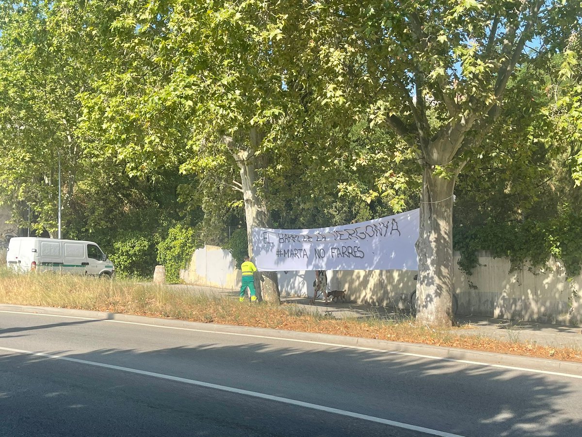 VeinesTorrella's tweet photo. Quina eficàcia per reprimir les demandes de les veïnes! @socmartafarres @Aj_Sabadell @sindicasabadell @sbdterritori @SmatsaSbd https://t.co/Jx8KyU5H4A