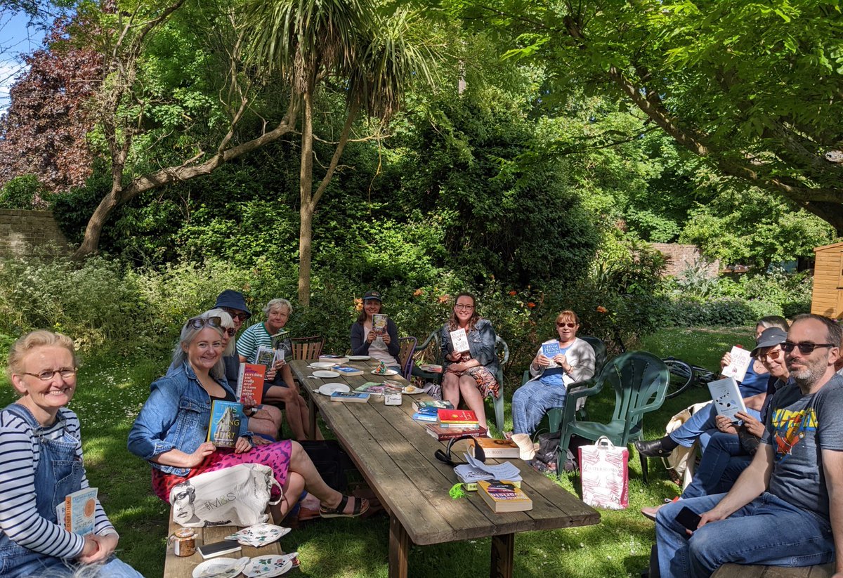 Bookshare this Sunday! It's sunny☀️ it's summery 🌻 The Garden Gate is blooming 🌸and we're in the high season for enjoying a good read &amp; natter outdoors - the perfect time for another bookshare meet-up! Join me and fellow book lovers this Sunday
17 July, 2pm Garden Gate CT9 3TP