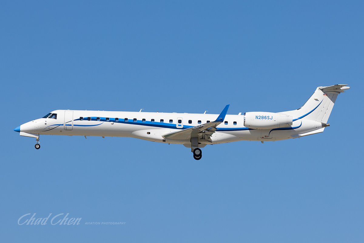 Intel Air Shuttle in...
2013: Full of pax/employees (© Urs Hess)
2022: Empty (Still WFH?)