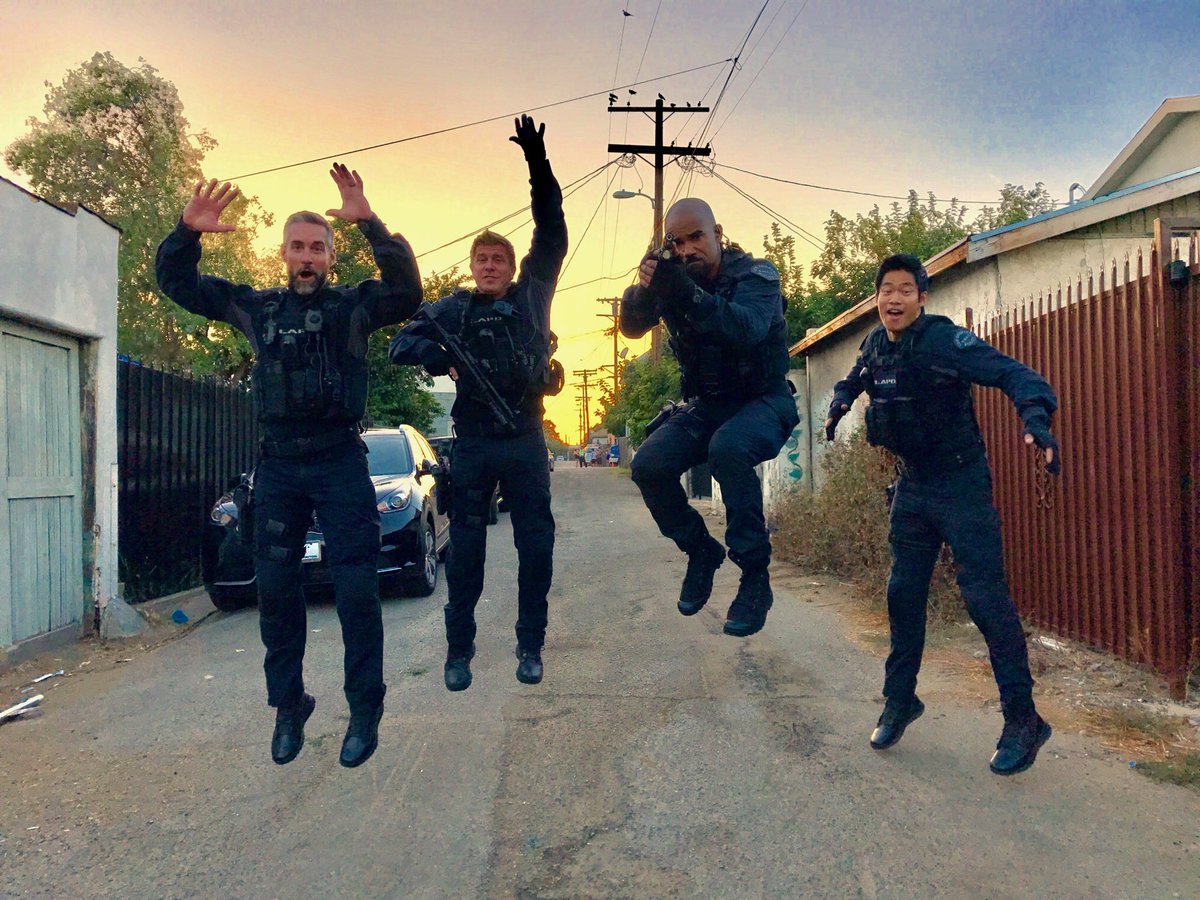 ElenaBusoiu's tweet photo. @shemarmoore Let's start the action with @ShemarMoore & #SwatSquad. Congrats for all the seasons and good luck with the next ones. #RollSwat, #LoveSwat, #RockSwat, #ThailandSwat, #LoveShemarMoore, #SwatInAction, #GoSwat. Good luck #Swat. Happy weekend fantastic crew, love you โญโค๏ธ๐๐น๐โจ๐ซโญ https://t.co/TKY36iaK0N