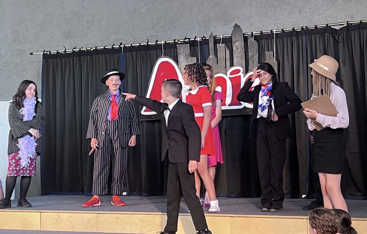 Wow what a show!🎙 This week year 5 and 6 performed Annie The Musical. All members of our Milton community loved your performance!  🎭<a href="/MiltonPrimary17/">Milton Primary</a>