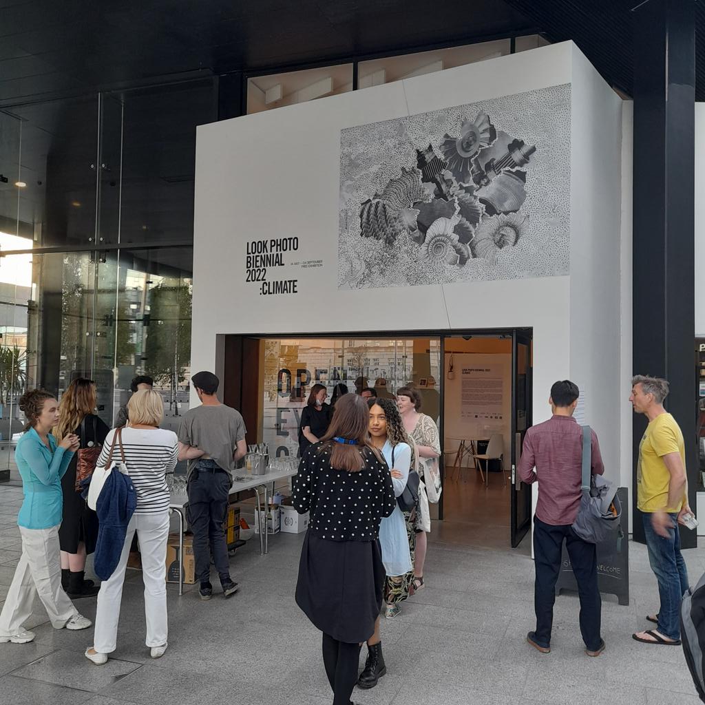 photoboltonuni's tweet photo. What we do when we're not teaching...
Support @OpenEyeGallery, attend a round table discussion, and have lovely time at @LookPhotoFest #lookphotofest ! ๐ท https://t.co/Wnu5Jpjt5w