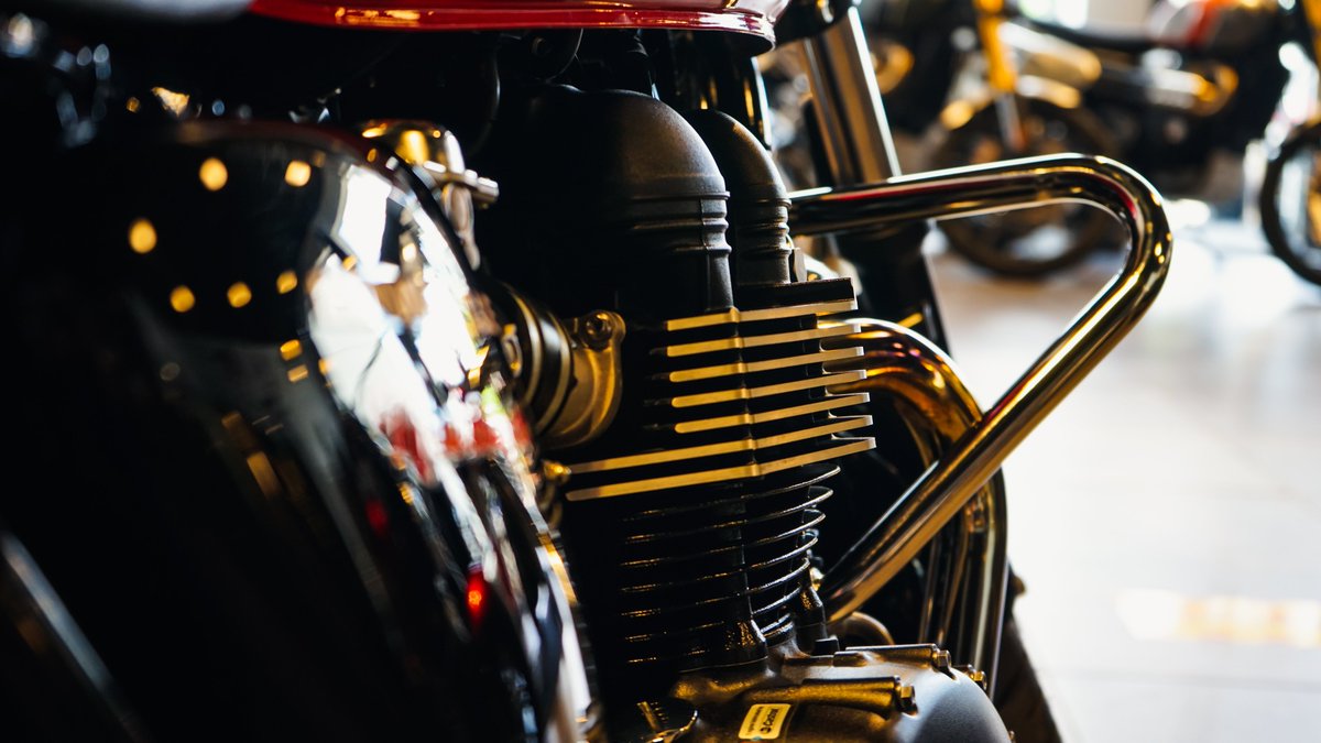 StudioSeashore's tweet photo. Yesterday I took some time to myself and to indulge in some photography. I love cars and bikes and decided to go into some dealerships and snap away!

Got to say the people in @UKTriumph were great. https://t.co/vLXIeqR8pP