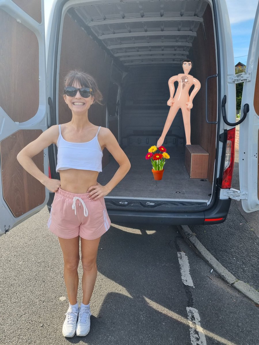 WaNoS463's tweet photo. @rebecca_keatley @JamesRastall You didn't have much to pack did you.... the vans practically empty! https://t.co/1X4QotCDWT