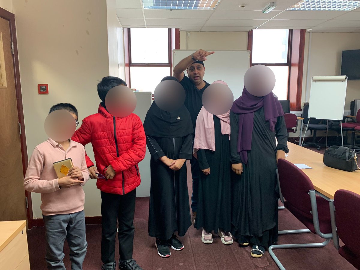 ikhlaasPrimary's tweet photo. A few members of our school council were given the brilliant opportunity of appearing on a local radio station to recite some verses from the Quran! They were all very confident and did an amazing job! 🎉📻 #LocalRadio https://t.co/XwGvHBWidf