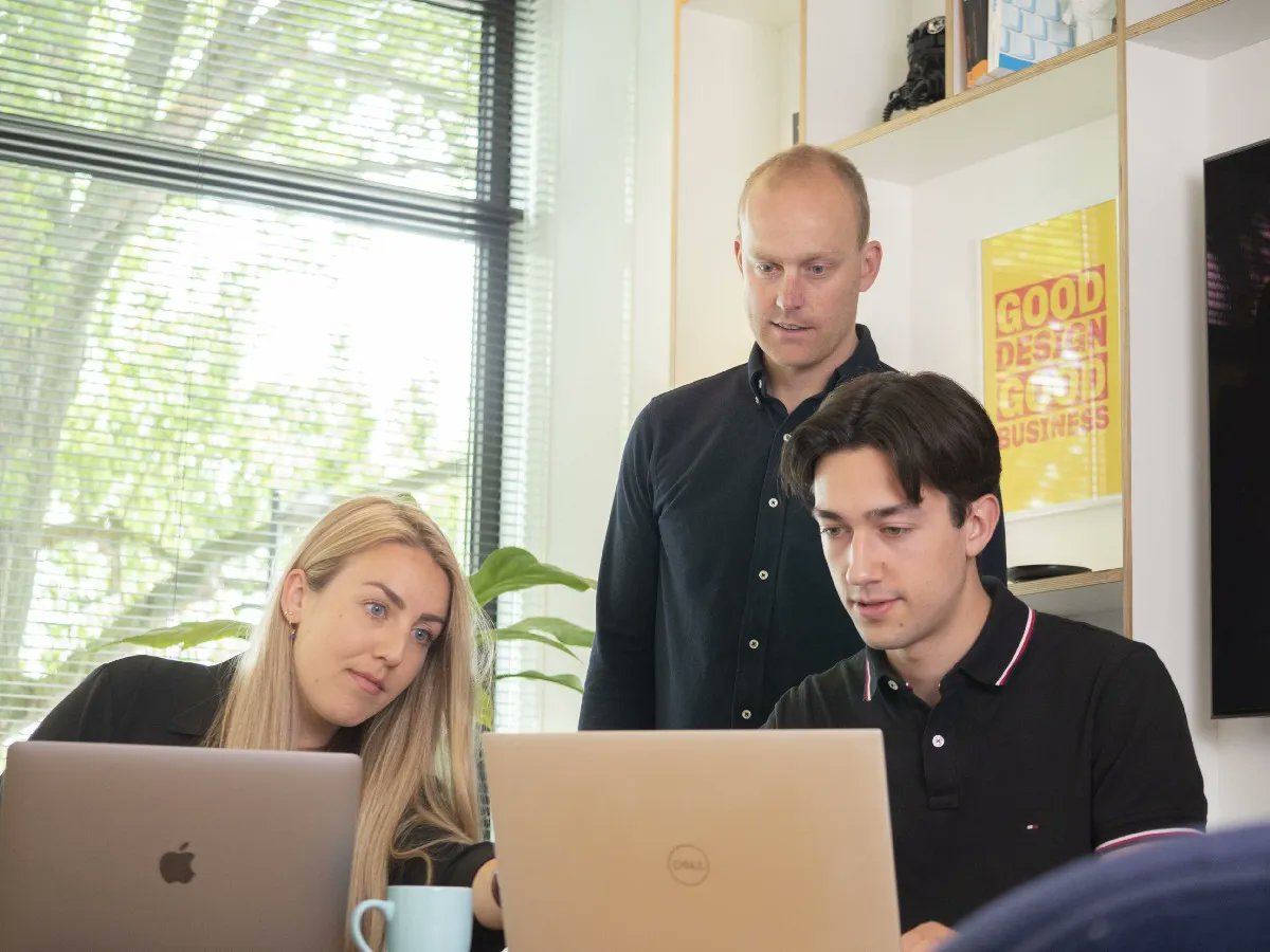 Kennen jullie Gabie van Triple al? Hij is na zijn eindonderzoek en stageperiode gestart als Data Engineer. En het leuke is dat hij zijn eerste ervaringen in de wereld van data op het digitale papier heeft gezet. buff.ly/3OxLTiF

#data #engineer #itisalkmaar #alkmaar