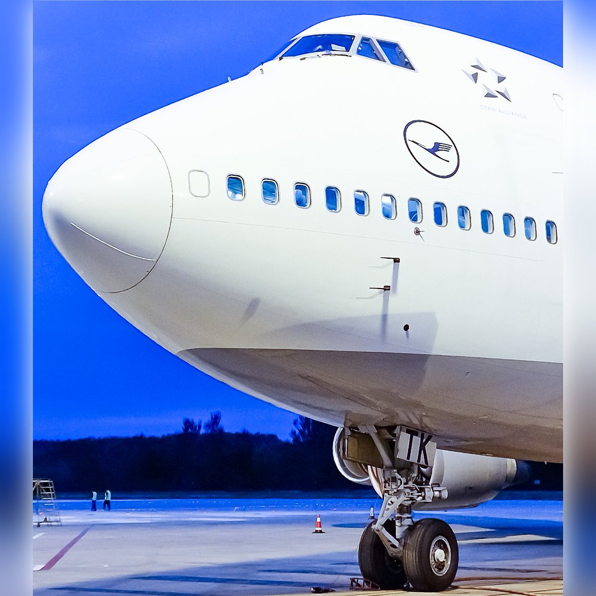The wonderful Boeing 747-400.
Check out my Instagram stories (or story highlight) of my flight FRA-SHE/TAO. Interesting read 😁

#aviation #pilot #pilotview #airplane #aircraft #boeing747 #boeing #b744
@Boeing @BoeingAirplanes @lufthansaNews @lufthansa @Lufthansa_DE