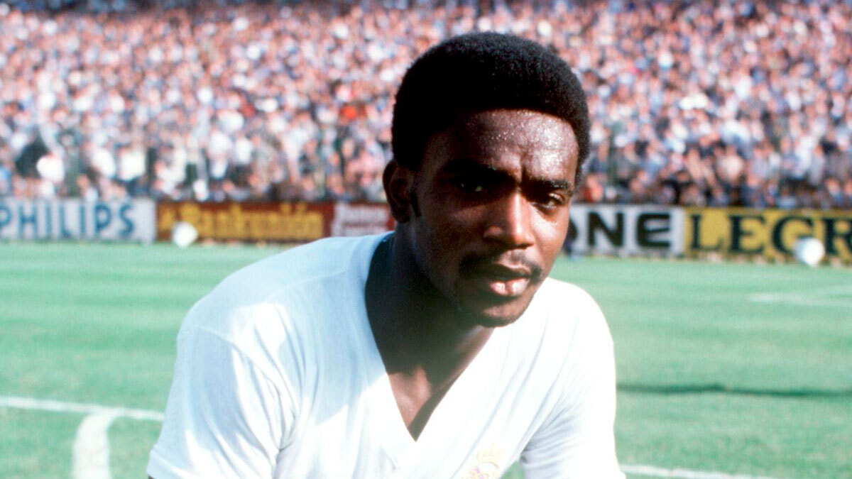 Real Madrid C.F. on Twitter: "💫 33 años sin Laurie Cunningham. https://t.co/Bj1GAOwUtn" / Twitter