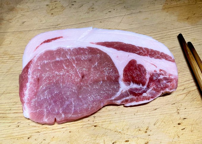 豚ロースを揚げまぁす!🐖 