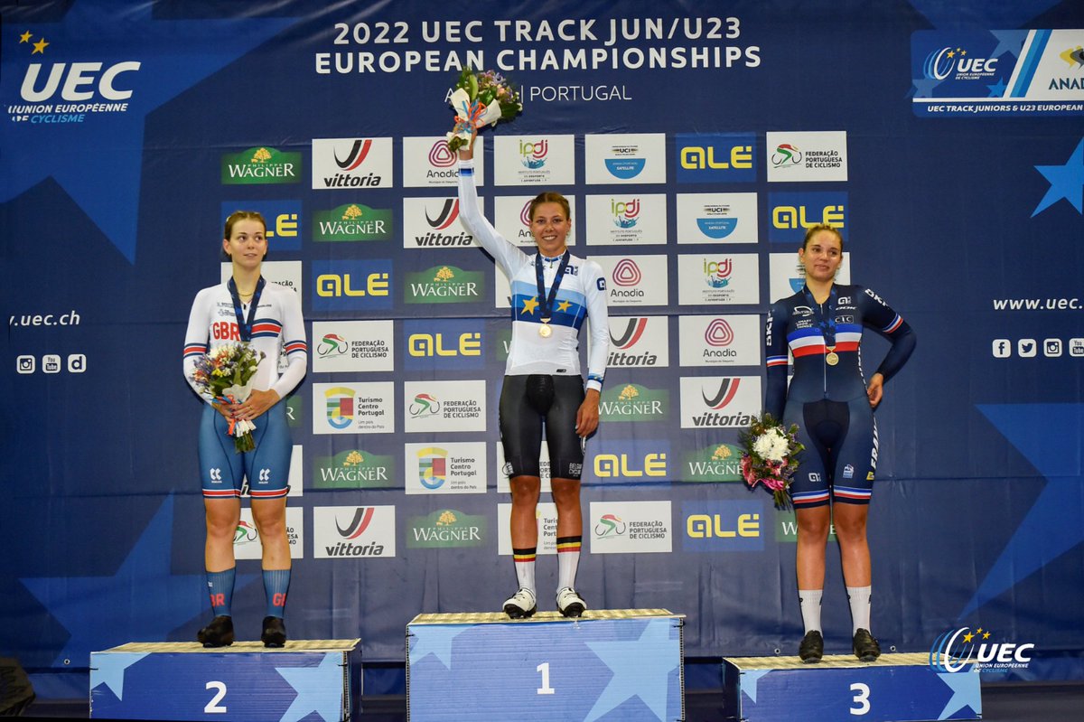 There were 3 GB medals on the first night of the 2022 UEC Juniors and Under-23 Track Championships in Anadia, Portugal 👏 @EllaBarnwell2 - U23 Individual Pursuit 🥈 @SophieLewis_02 - U23 Elimination 🥈 Jed Smithson - Junior Scratch Race 🥉