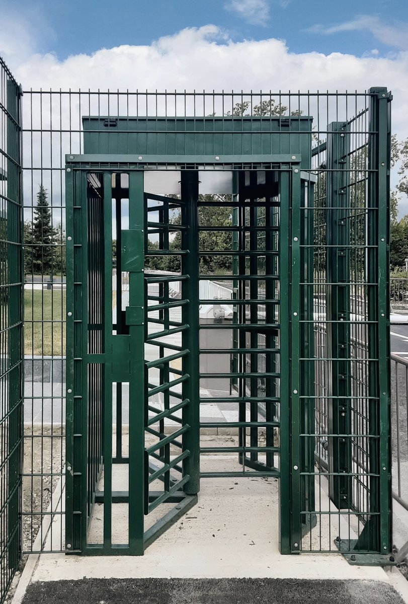 FrontierPitts's tweet photo. The unique #LPS1175 Security Rated Platinum Pedestrian Control Turnstile. The only LPS1175 #Turnstile on the market with a 3 wing rotor!
https://t.co/lNEwGYCZNA
@brelpcb #LPCB #IntruderResistant #SecurityRated #RedBookLive @securedbydesign https://t.co/8gcuHngdgR