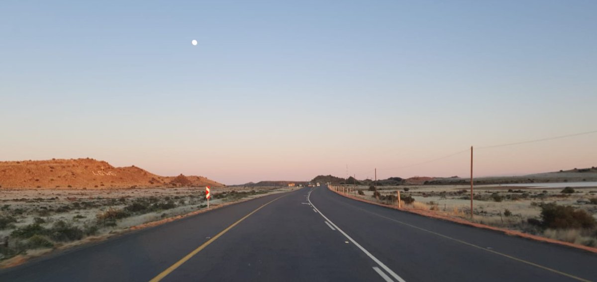 _ArriveAlive's tweet photo. Safety Advice For Long Distance Driving https://t.co/70lQBnUYJk #ArriveAlive #DistanceDriving https://t.co/rCBJXIJU8h