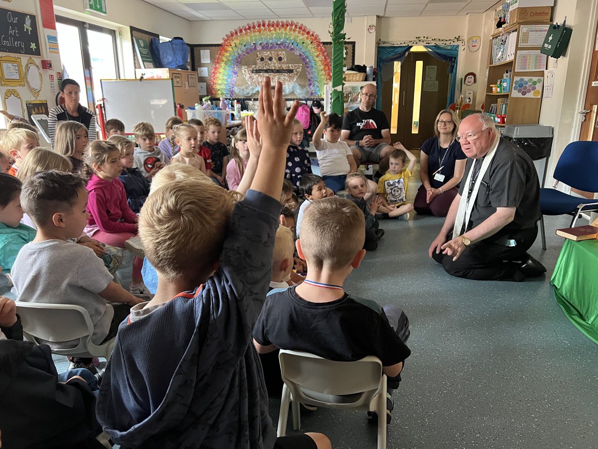sjvblackpool's tweet photo. #SJVRAH #SJVRD #SJVRE We have had a lovely worship in Reception this morning with Fr Chris. Th children were all very respectful and reverent. Father was very proud of us. 🙏🏼✝️ https://t.co/EeZ3IEmxl8
